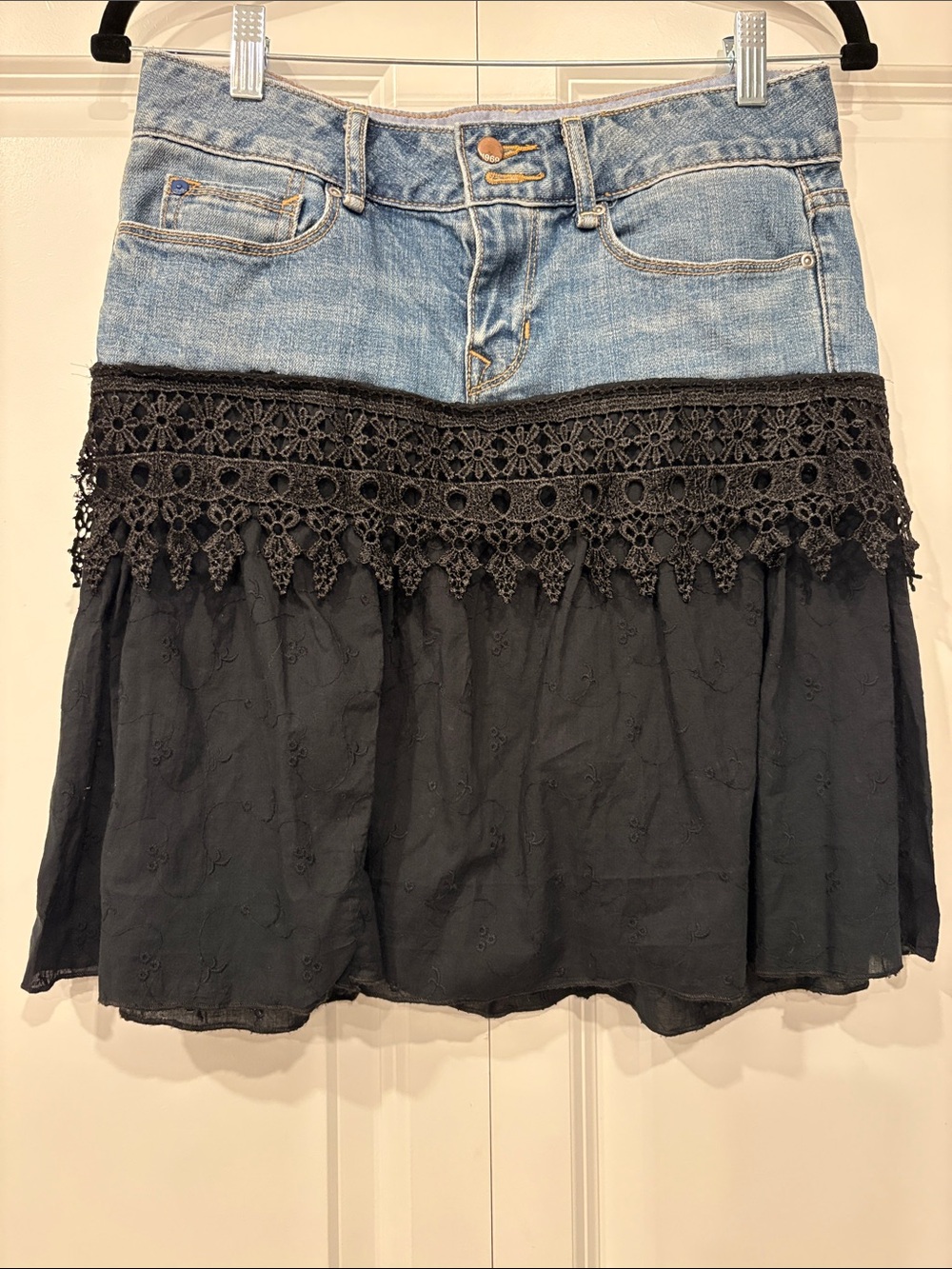 Upcyled GAP Denim & Black Crochet Tiered Mini Skirt Size 4 - Picture 1 of 13